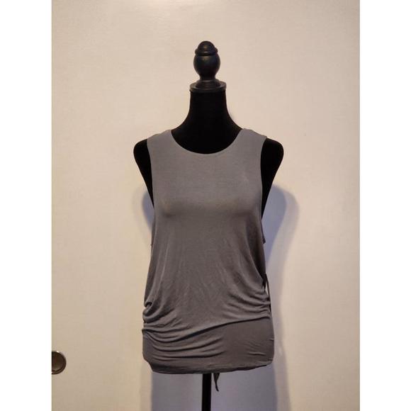 ♦️SOLD♦️ - Rebody - Gray Sleeveless Back Twist Top - Stone Olive - Size M - NWT - Picture 6 of 10